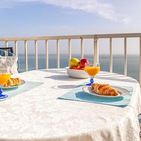 Cozy Apartment In Benalmadena With House Sea View Екстериор снимка