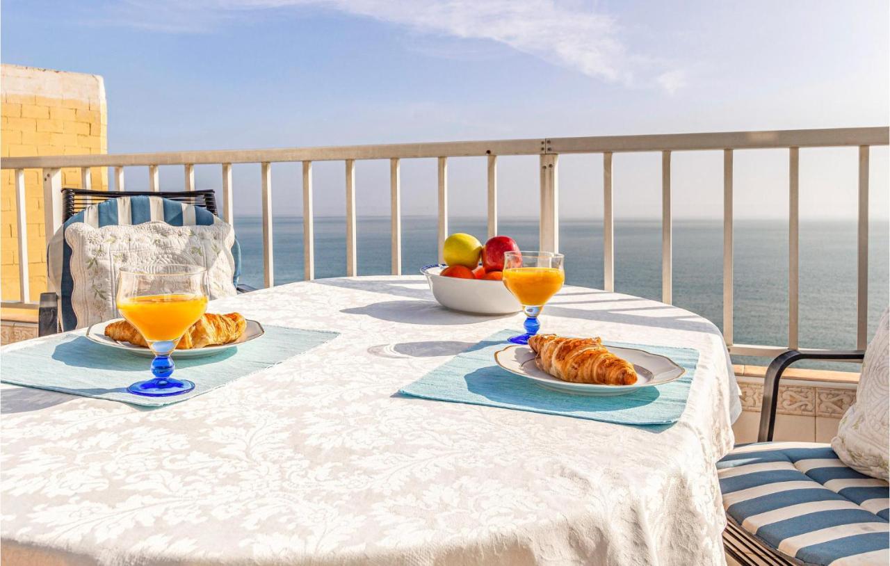 Cozy Apartment In Benalmadena With House Sea View Екстериор снимка